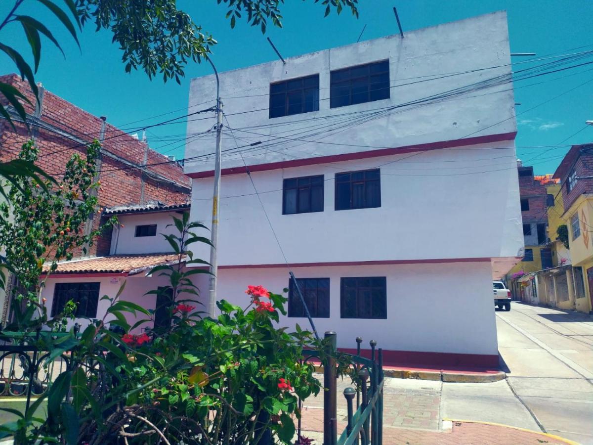 هواراس Mirador Backpackers B&B المظهر الخارجي الصورة