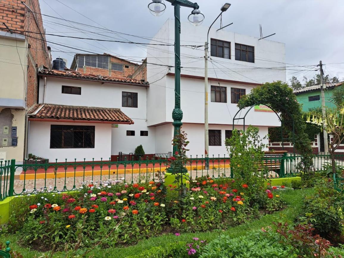 هواراس Mirador Backpackers B&B المظهر الخارجي الصورة