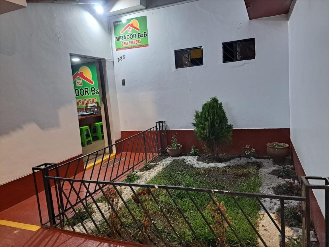 هواراس Mirador Backpackers B&B المظهر الخارجي الصورة